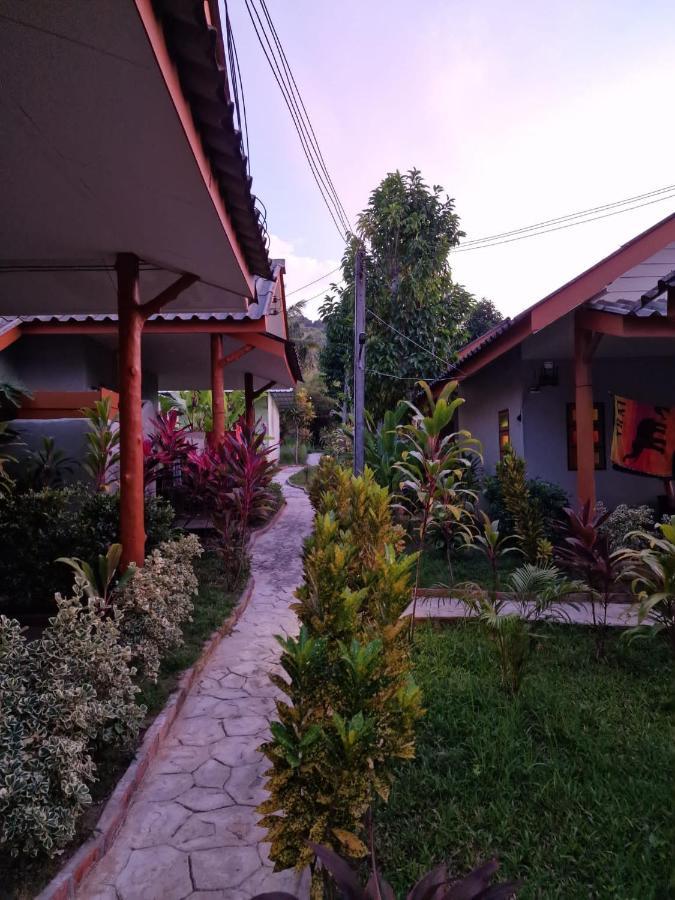 Khaolak Banana Bungalow Khao Lak Esterno foto