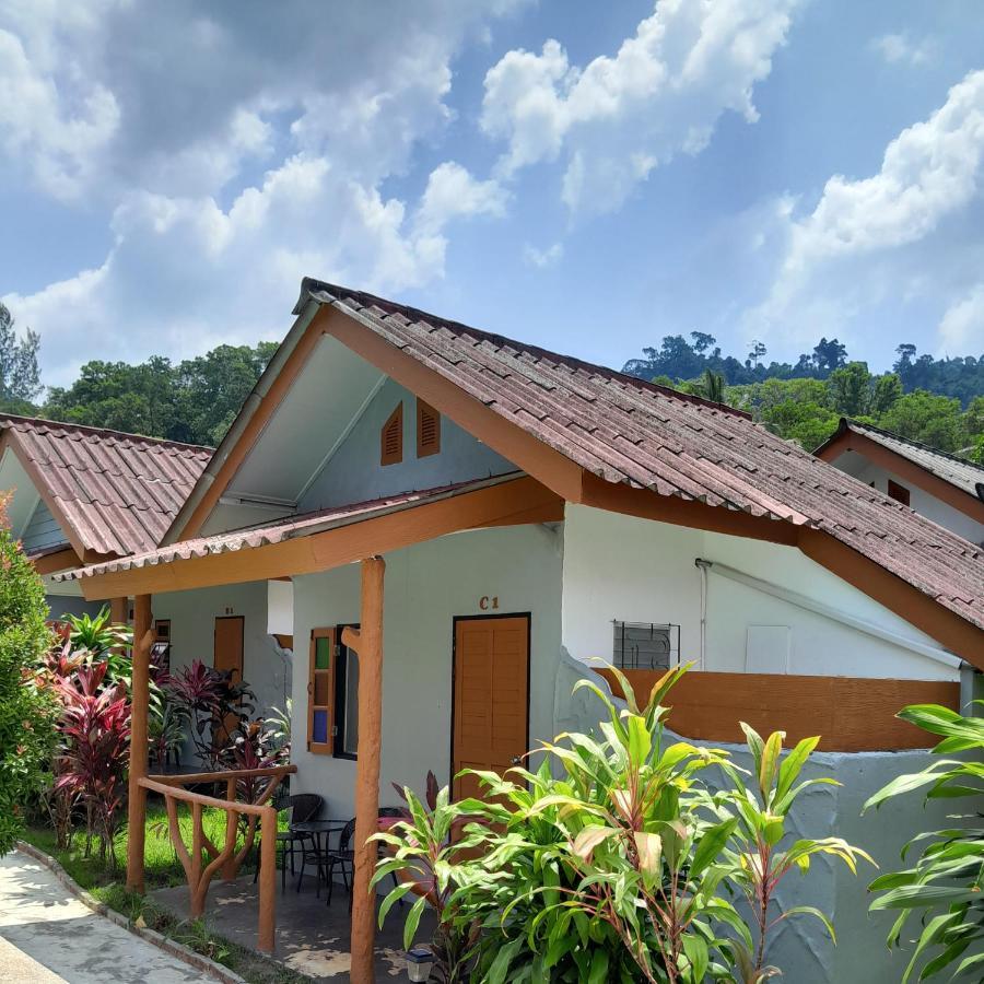 Khaolak Banana Bungalow Khao Lak Esterno foto