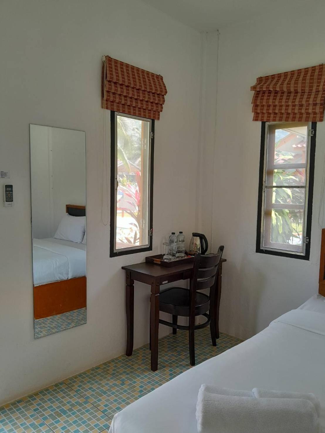 Khaolak Banana Bungalow Khao Lak Esterno foto